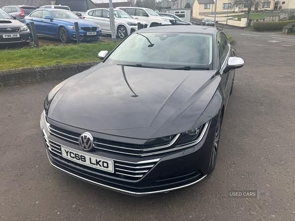 Usado VW Arteon Elegance 150 HP (110 kW) 2018 Cinzento Citadino
