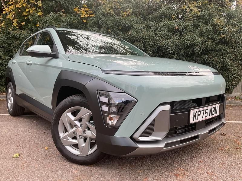 Green New 2025 Hyundai Kona Advanced SUV | £24,498 (A bit pricey) - Image 1/3