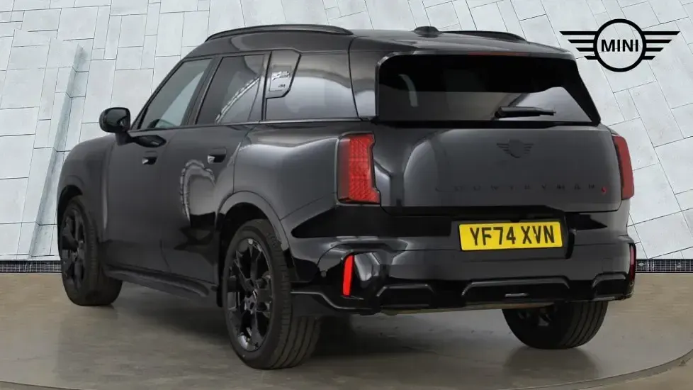 Used Mini Countryman 215 HP (158 kW) 2024 Black SUV