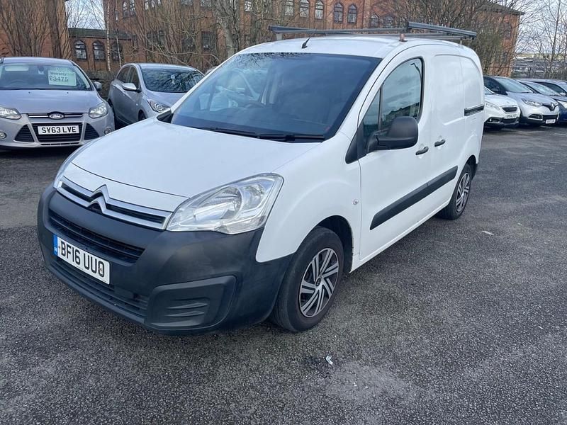 Used Citroën Berlingo 100 HP (73 kW) 2016 White MPV