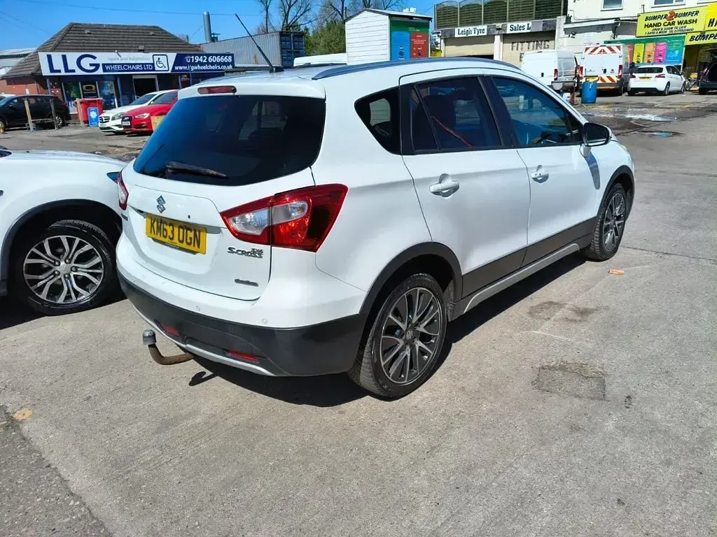 Gebraucht Suzuki SX4 S-Cross SZ5 120 PS (88 kW) 2013 Weiß Kleinwagen