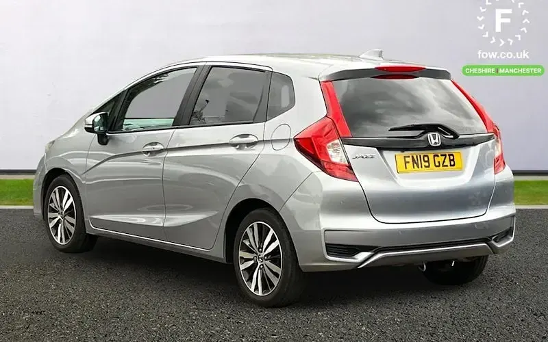 Begagnad Honda Jazz EX 102 HK (75 kW) 2019 Silver Halvkombi
