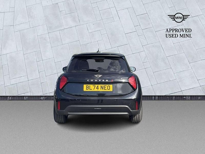 Używany Mini Cooper S Hatch 201 KM (147 kW) 2024 Czarny Hatchback