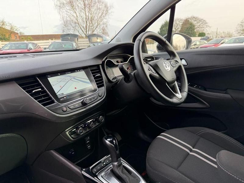 Used Vauxhall Crossland S 128 HP (94 kW) 2024 White SUV
