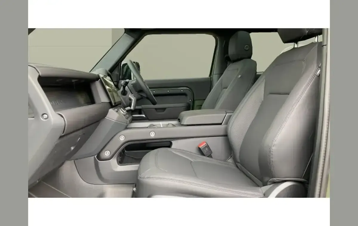 New Land Rover Defender SE Dynamic 245 HP (180 kW) 2025 Other SUV