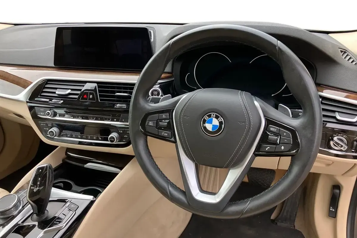 Usado BMW 520 Sport Line 187 CV (137 kW) 2017 Marrón Berlina