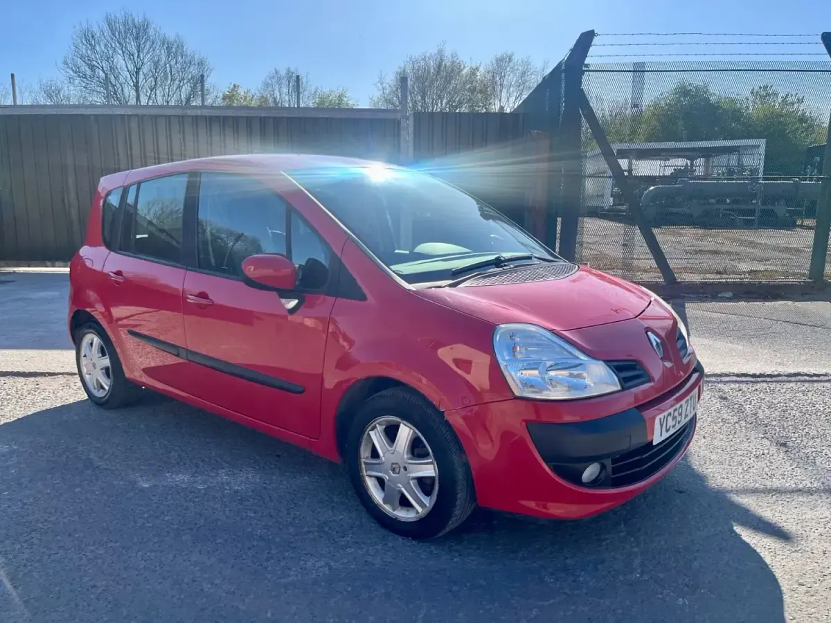 Used Renault Grand Modus Dynamique 2009 Red MPV