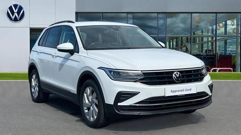 Used VW Tiguan Life 150 HP (110 kW) 2022 Pure white SUV