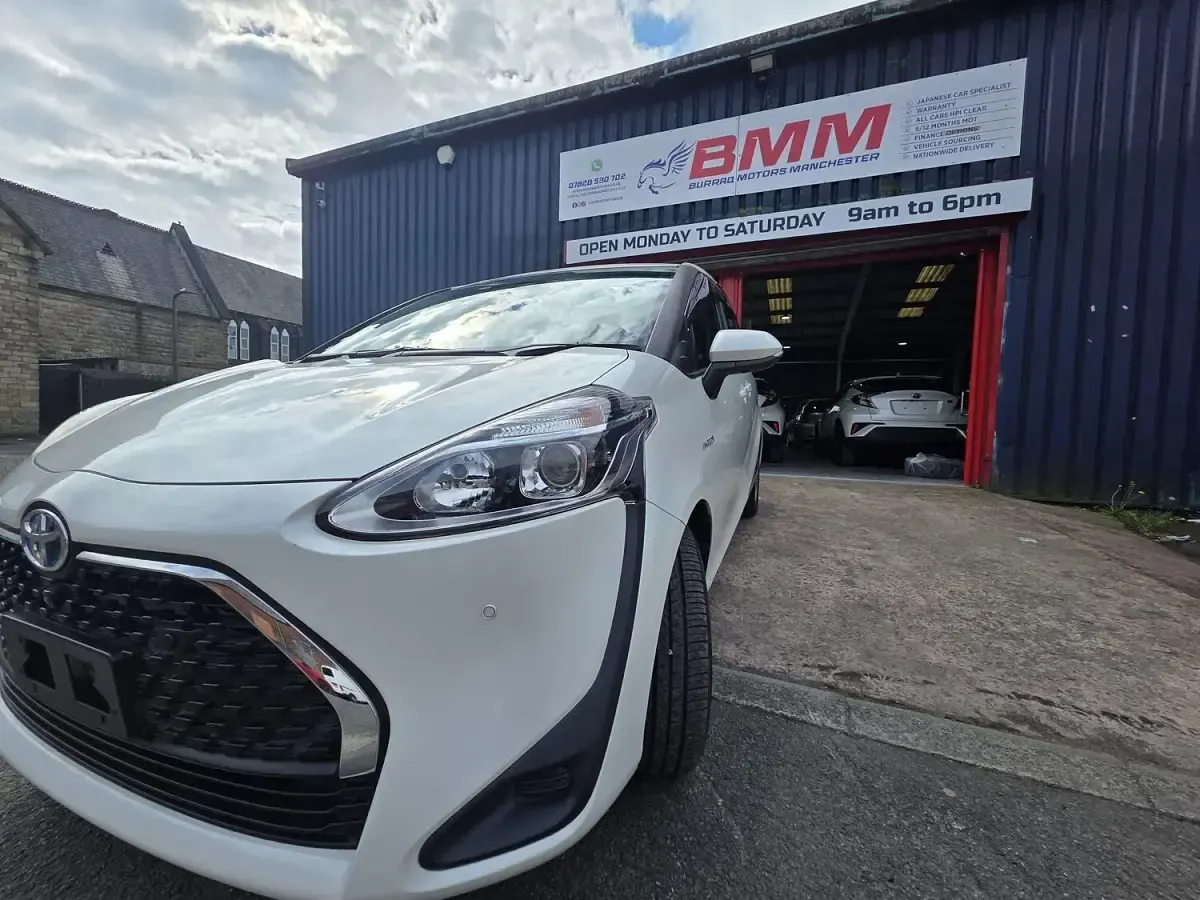Used Toyota Sienta 101 HP (74 kW) 2026 White MPV