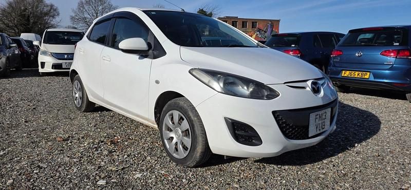 Used Mazda 2 2013 White Hatchback