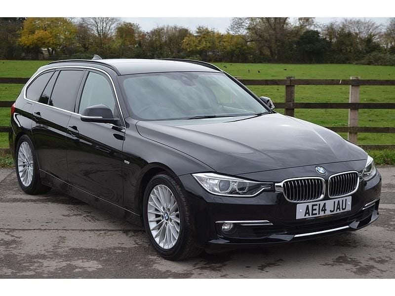 Black Used 2025 BMW 320 Luxury Line Estate | £11,289 - Image 1/3