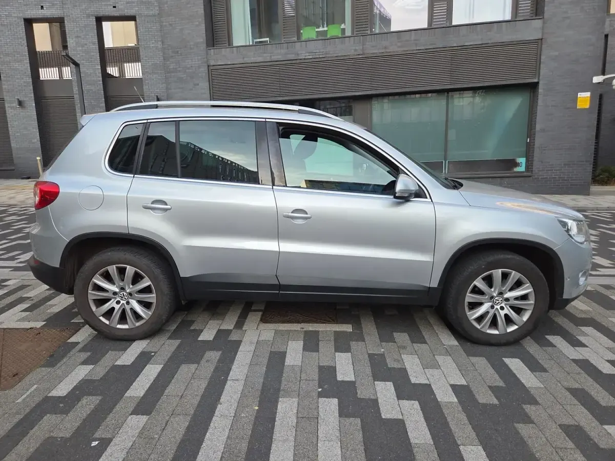 Used VW Tiguan SE 138 HP (101 kW) 2010 Silver SUV