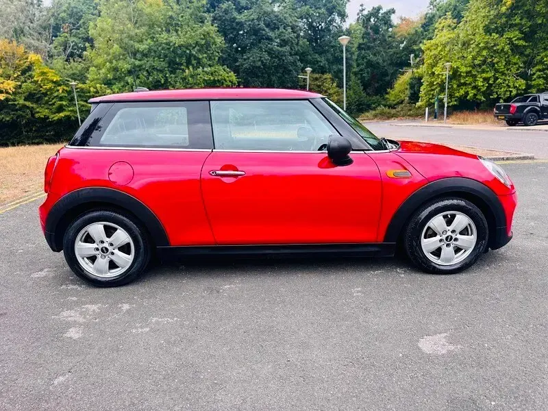 Used Mini ONE 102 HP (75 kW) 2015 Red Hatchback