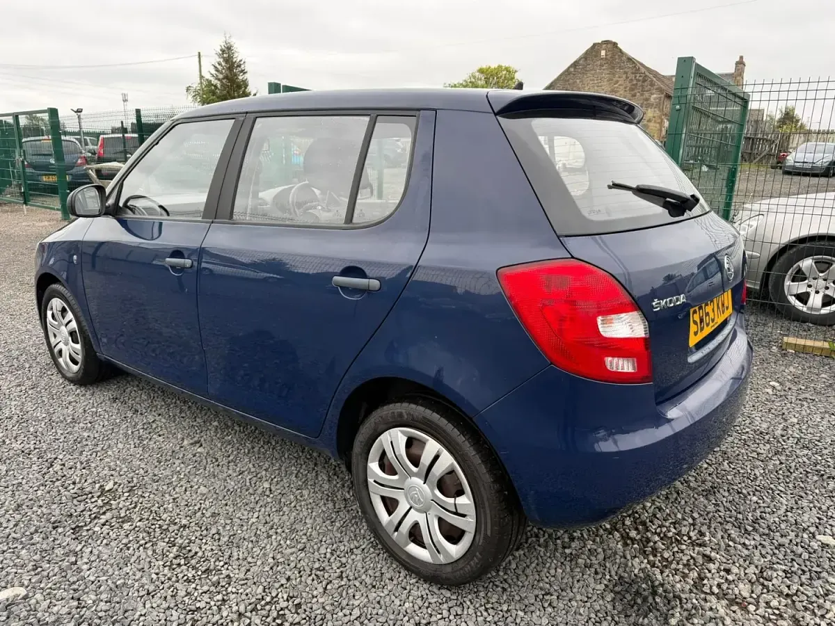 Used Skoda Fabia 60 HP (44 kW) 2013 Blue Hatchback