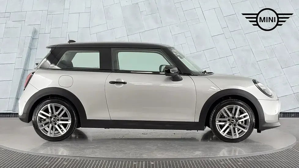 Used Mini Cooper Hatch 113 kW (154 HP) 2025 Silver Hatchback