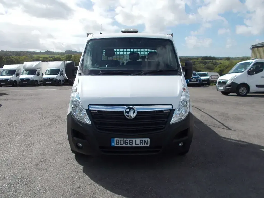 Used Vauxhall Movano 130 HP (95 kW) 2018 White MPV