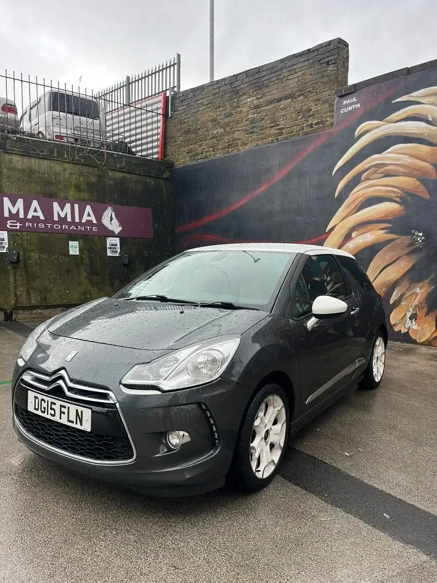 Used Citroën DS3 PureTech 110 HP (80 kW) 2015 Grey Hatchback