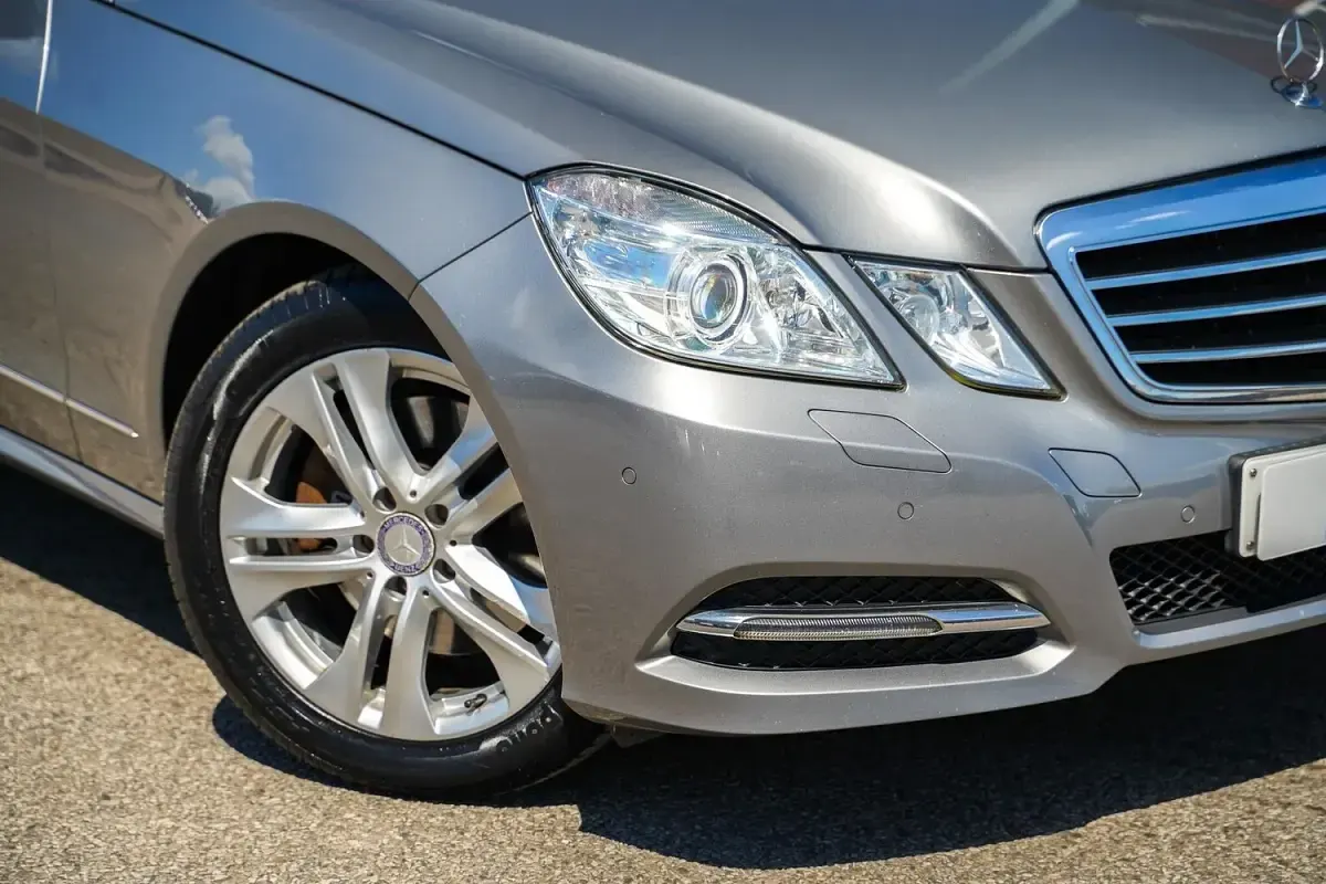 Used Mercedes E250 Avantgarde 2012 Silver Estate
