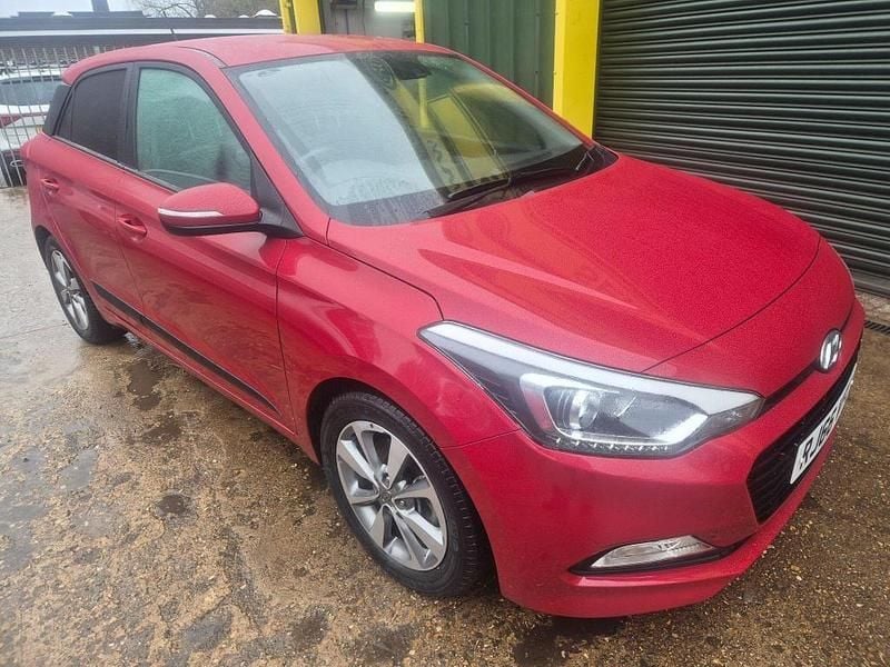 Used Hyundai i20 Premium 2016 Red Hatchback