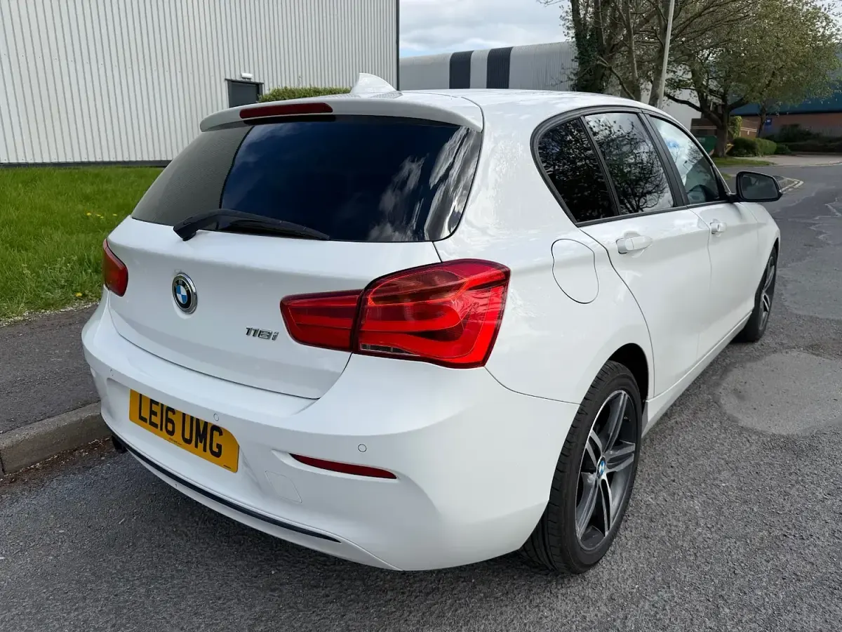 Used BMW 118 Sport Line 2016 White Hatchback