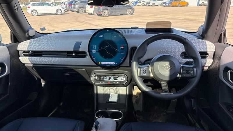 Usado Mini Cooper Exclusive 156 HP (114 kW) 2024 Verde Citadino