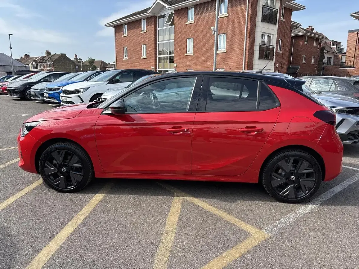 Used Vauxhall Corsa-e Edition 98 kW (134 HP) 2022 Red Hatchback