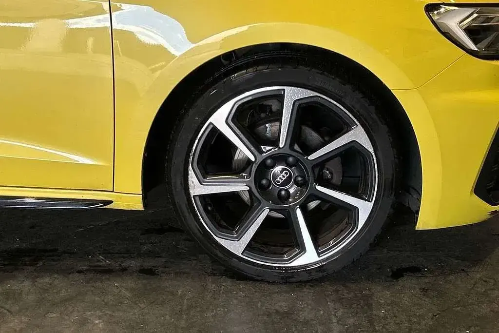 Used Audi A1 Black Edition 108 HP (79 kW) 2022 Yellow SUV