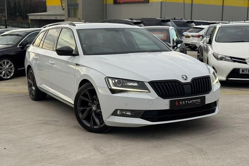 Used Skoda Superb SportLine 190 HP (139 kW) 2019 White Estate