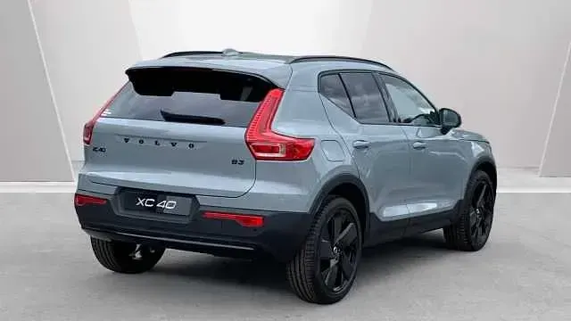 New Volvo XC40 Plus 163 HP (119 kW) 2027 SUV