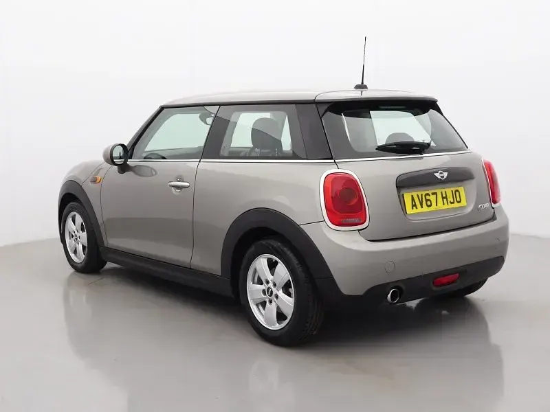 Used Mini Cooper Hatch 134 HP (98 kW) 2017 Silver Hatchback