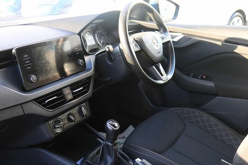 Used Skoda Kamiq SE 95 HP (69 kW) 2020 Blue SUV