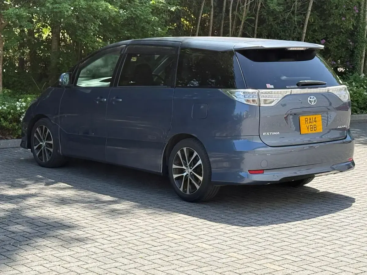 Used Toyota Estima 2014 Blue MPV