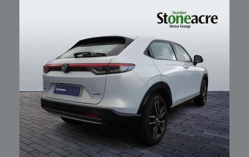 Used Honda HR-V Elegance 152 HP (111 kW) 2022 White SUV