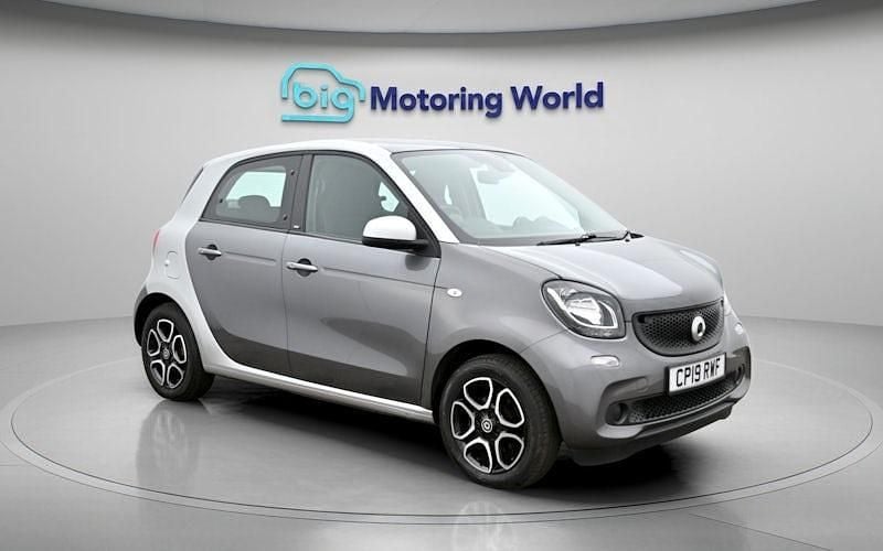 Used Smart ForFour Premium 71 HP (52 kW) 2019 Silver Hatchback
