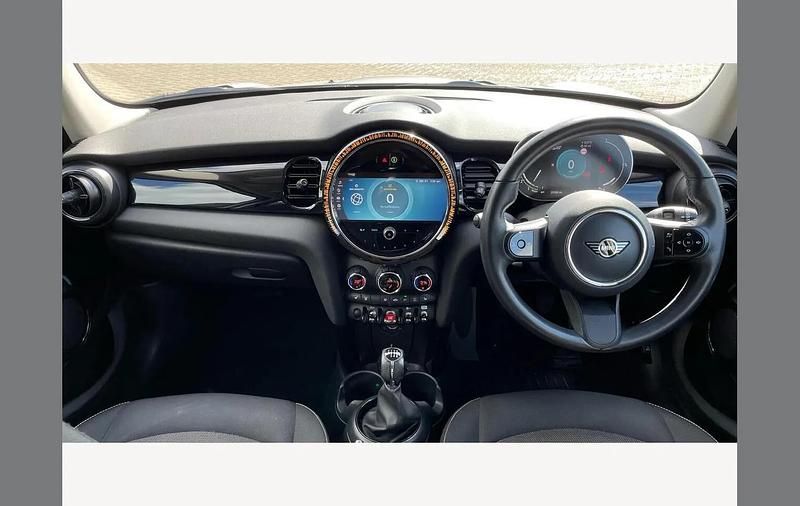 Used Mini Cooper Comfort 136 HP (100 kW) 2023 Silver Hatchback