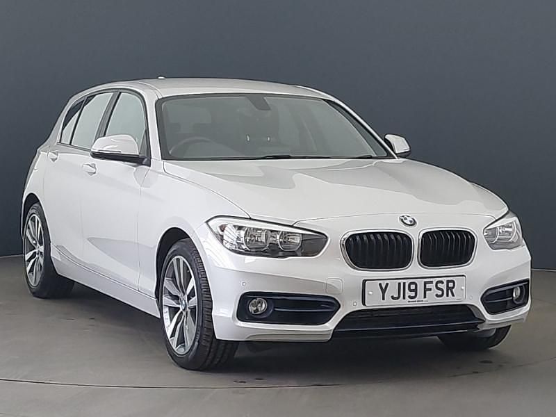 Used BMW 118 Sport Line 150 HP (110 kW) 2019 White Hatchback