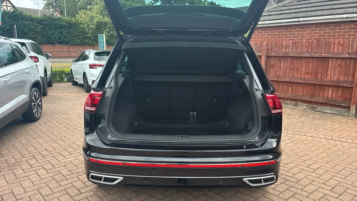 Used VW Tiguan R-line 190 HP (139 kW) 2022 Black SUV