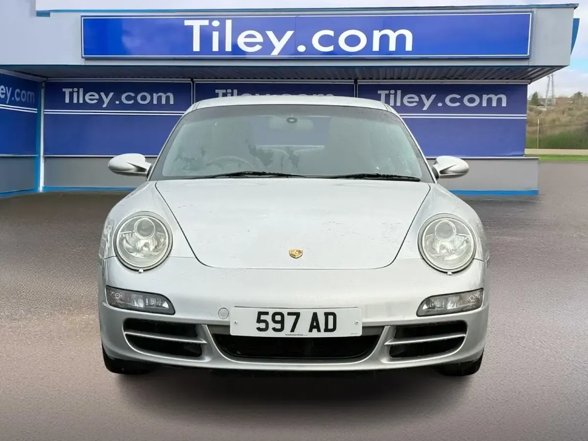 Second-hand Porsche 911 Carrera 325 CP (239 kW) 2005 Argintiu Coupe