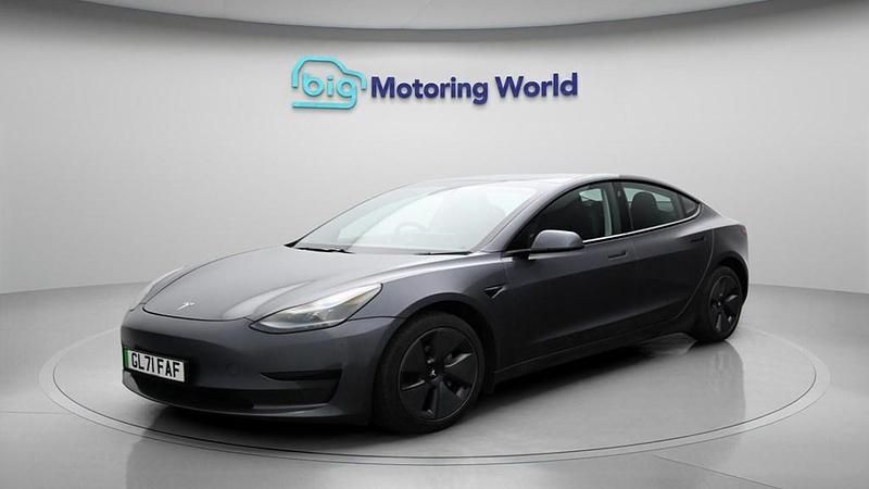 Used Tesla Model 3 Standard Range Plus 177 kW (241 HP) 2021 Sedan