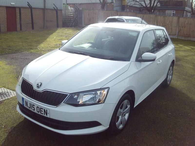 Used Skoda Fabia SE 110 HP (80 kW) 2015 White Hatchback