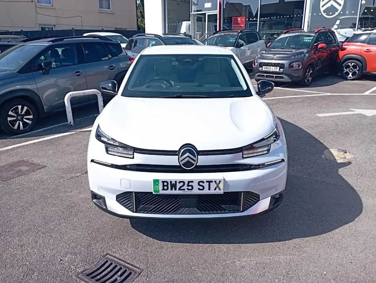 Used Citroën e-C4 113 kW (154 HP) 2025 White Hatchback