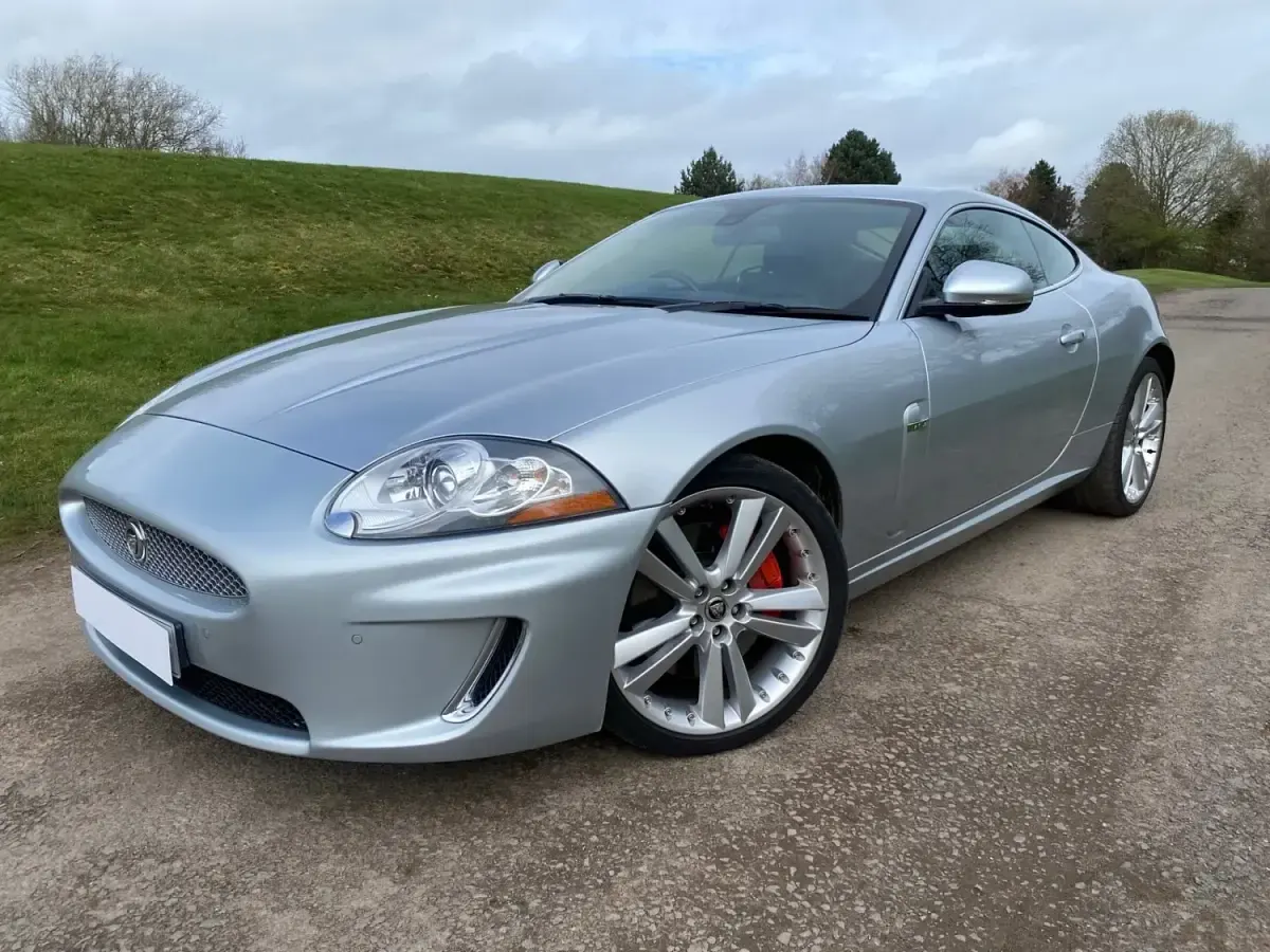 Usado Jaguar XK Portfolio 2011 Prateado Coupé
