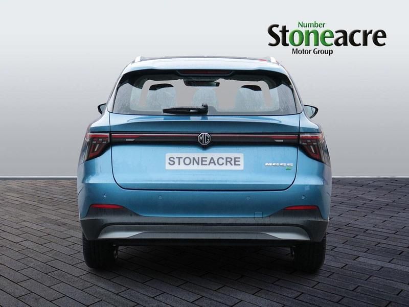 New MG MG5 EV SE 125 kW (170 HP) 2025 Blue Estate