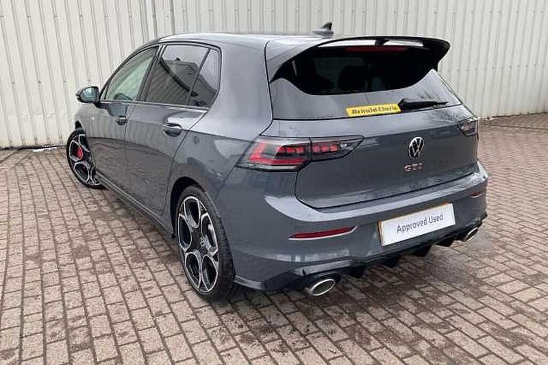 New VW Golf VIII 300 HP (220 kW) 2025