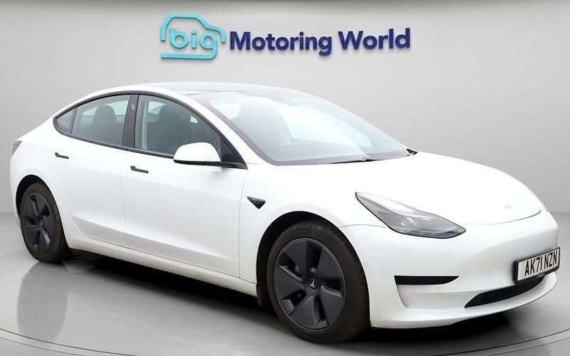 White Used 2021 Tesla Model 3 Standard Range Sedan | £15,500 (Fair price) - Image 1/4