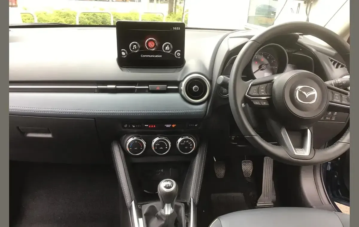Used Mazda 2 Inclusive 113 HP (83 kW) 2022 Blue Hatchback