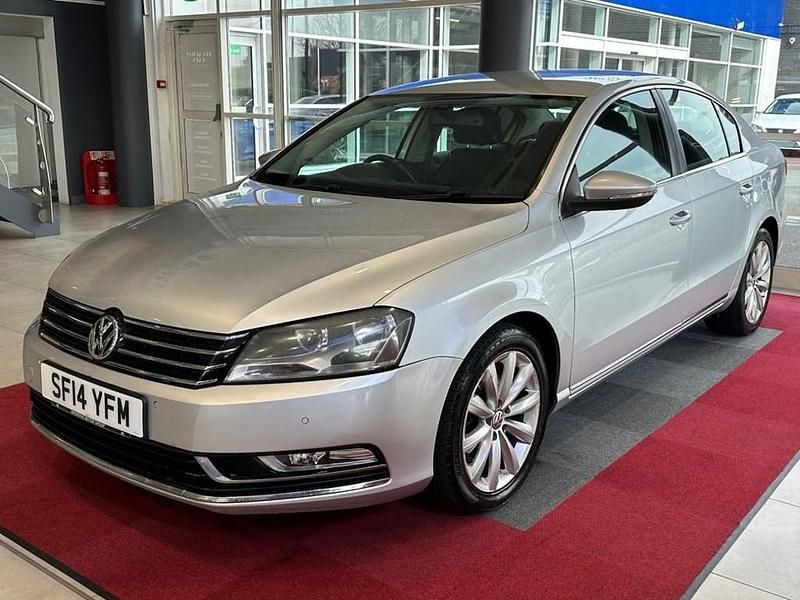 Begagnad VW Passat Highline 140 HK (102 kW) 2014 Silver Sedan