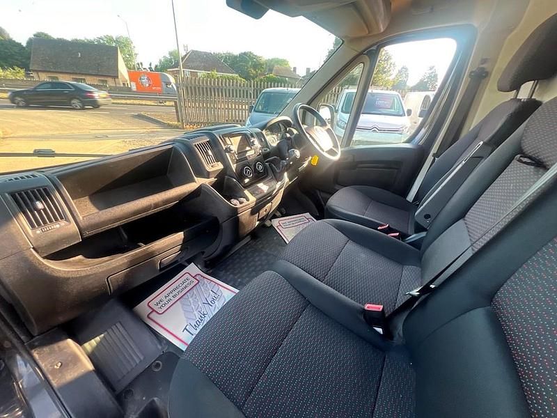 Used Vauxhall Movano 140 HP (102 kW) 2022 Grey MPV