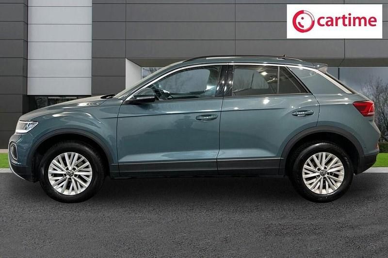 Used VW T-Roc Life 150 HP (110 kW) 2023 Blue SUV