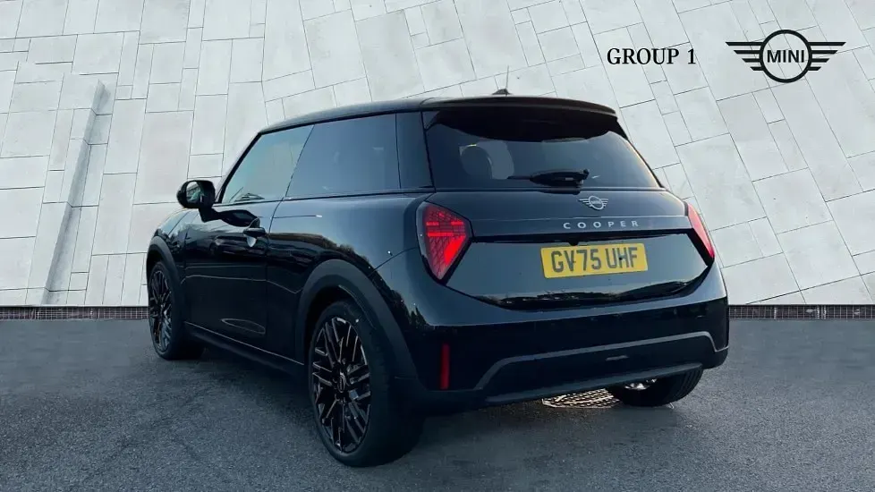 Used Mini Cooper S Hatch 201 HP (147 kW) 2025 Black Hatchback